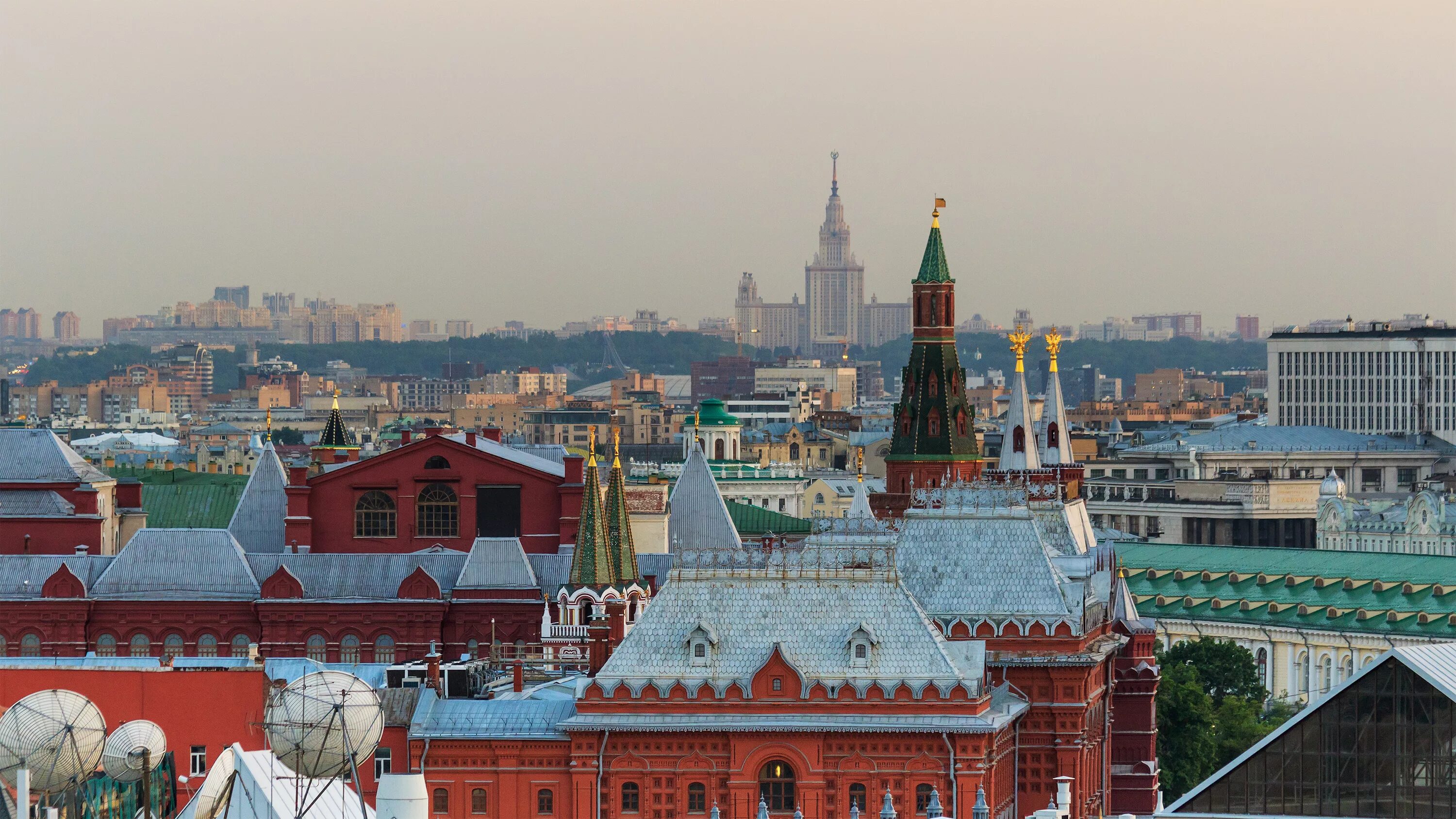 Крыши московского кремля. Вид с ЦДМ В Москве. Смотровая ЦДМ Москва. Вид со смотровой площадки ЦДМ.