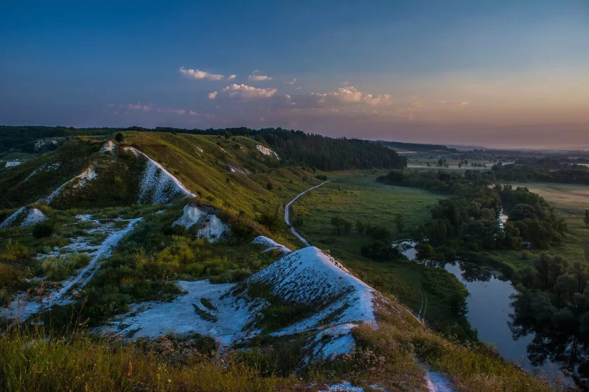 Фотографии белгородской области. Крапивенское Городище Шебекино. Крапивенское Городище Белгородская область. Белгород меловые горы Городище. Бекарюковский Бор Белгородская область.