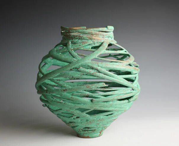 Современное выставочное искусство керамика. Современная керамика. Необычные глиняные вазы. Современные вазы керамика.