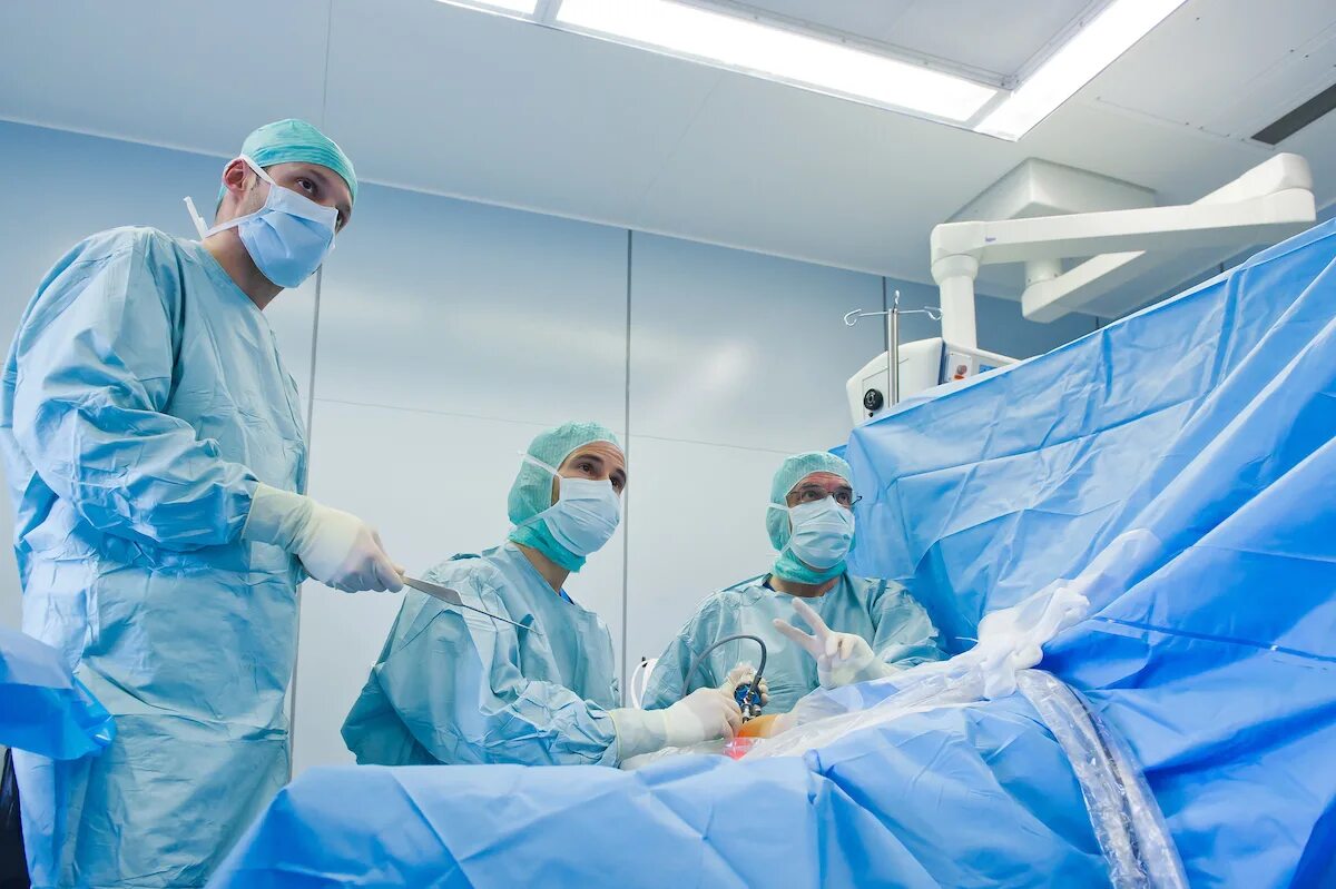 Врач 36. Хирургия это область медицины. Гибридная Операционная торакальная хирургия.