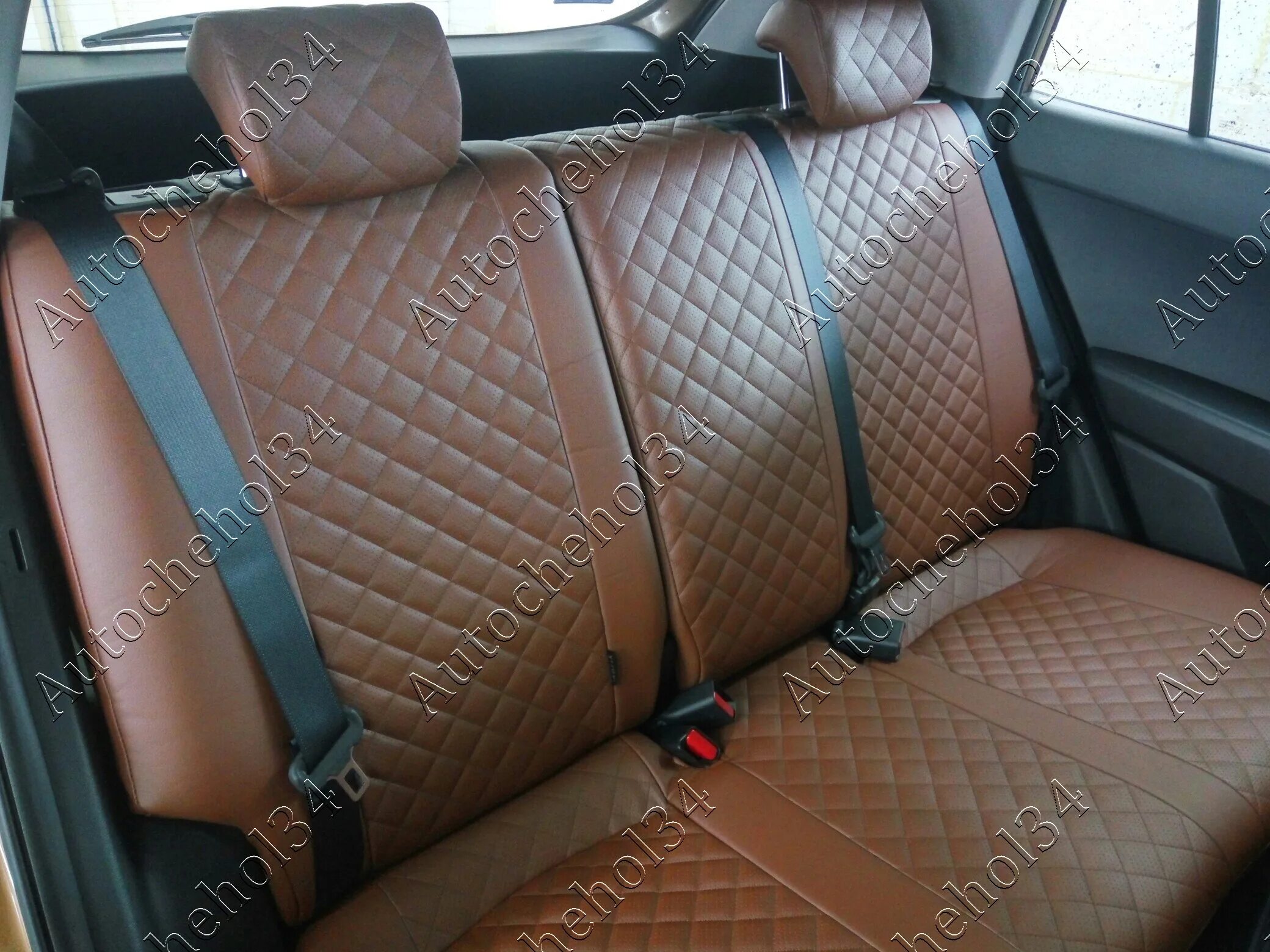 Кожаное сиденье автомобиля. Чехлы темно коричневые. Чехлы автопилот ромб экокожа. Чехлы автопилот шоколад + шоколад алькантара ромб ssangyong kyron. Чехлы автопилот экокожа бежевая ромб.
