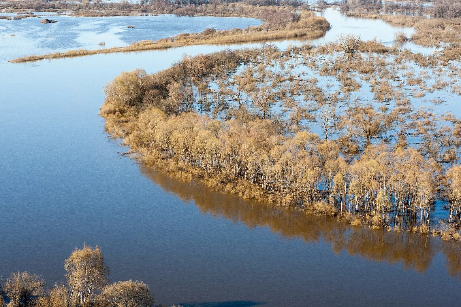 Уровень воды в клязьме сегодня галицы. Плотина на Клязьме. Разлив Москвы реки. Хоробровская ГЭС на реке Нерль. Клязьма Тверская область.