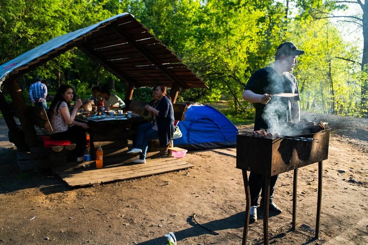 Место где жарят шашлыки