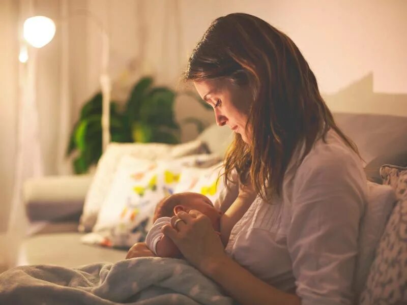 Night feeding. Кормление ночью. Night feeding. Ночное вскармливание. Night feeding.