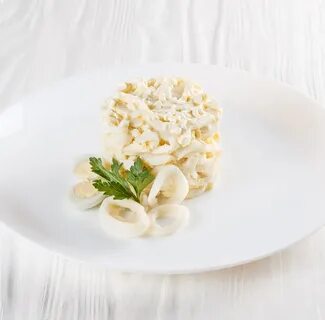 Салат кальмар яйцо лук кукуруза