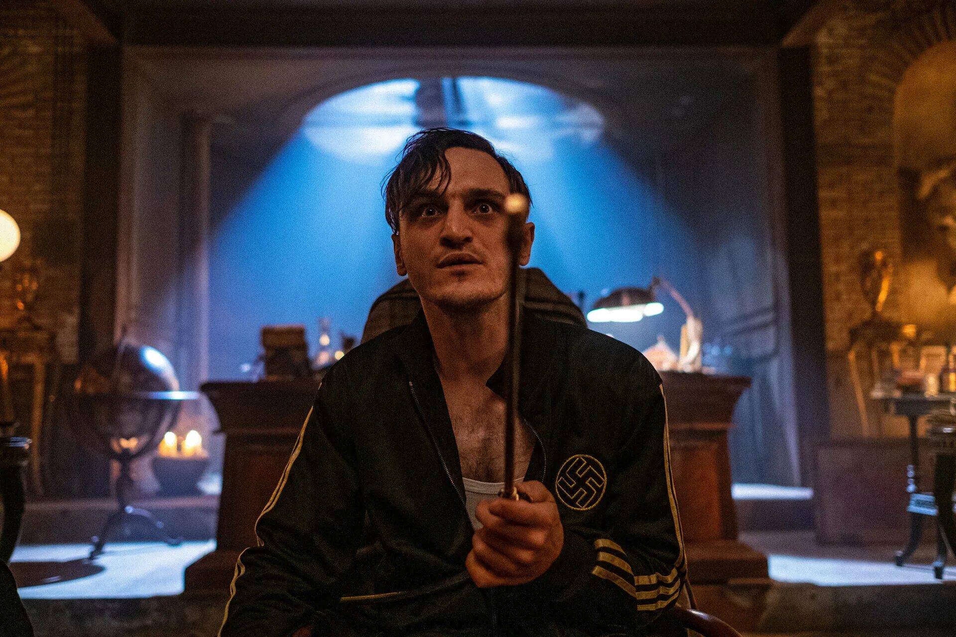 Отчаянные мстители 2021. Отчаянные мстители 2021. Отчаянные мстители - freaks out. Отчаянные мстители фильм 2022. Отчаянные мстители 2021.