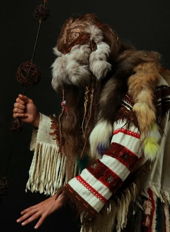Одежда шамана. Северный шаман. Костюм шамана. Сценический костюм шамана.
