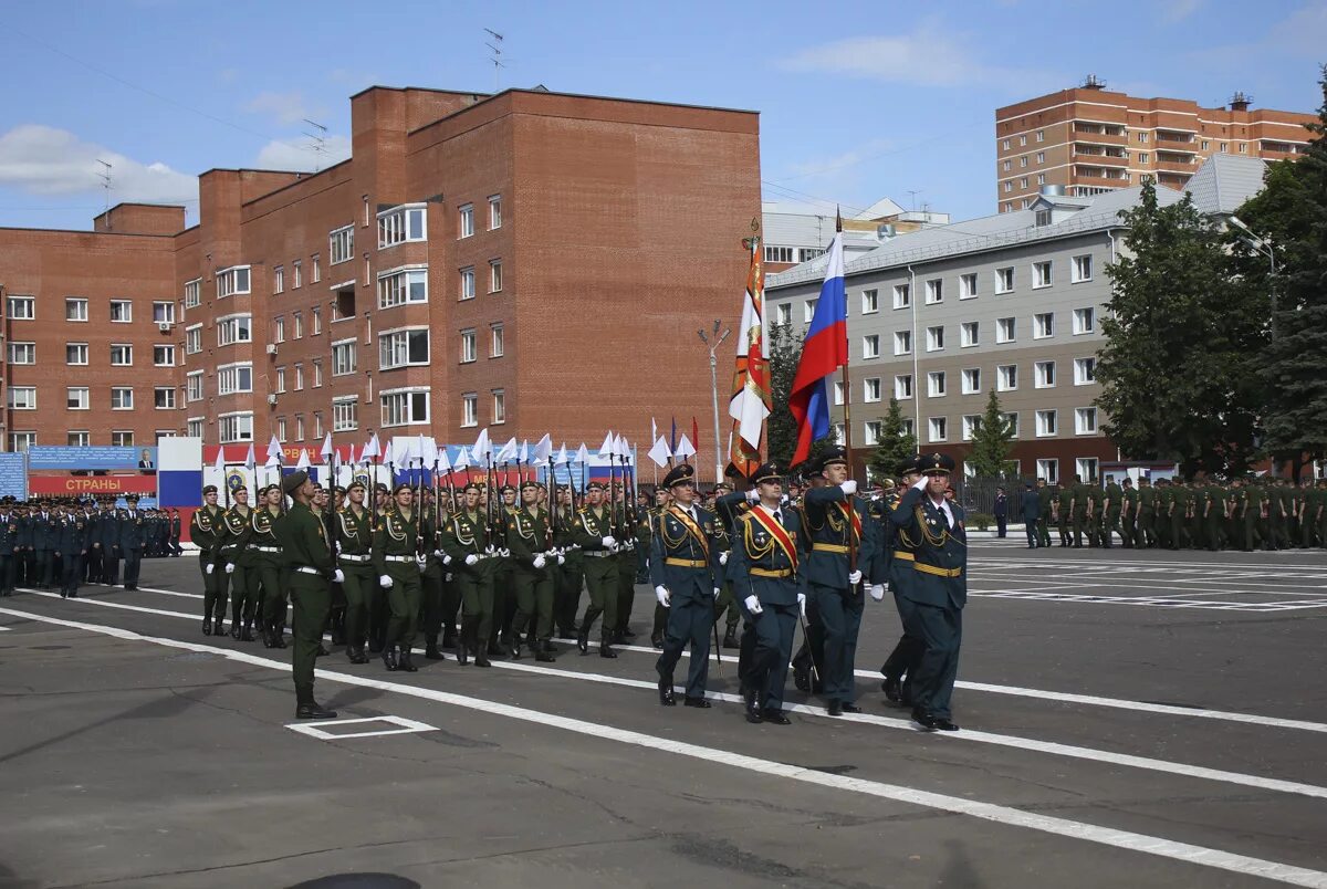 Высшее военное училище ракетных войск. Серпуховской военный институт ракетных войск. ФВА РВСН Серпухов. Серпухов военное училище. Балашиха институт ракетных войск.