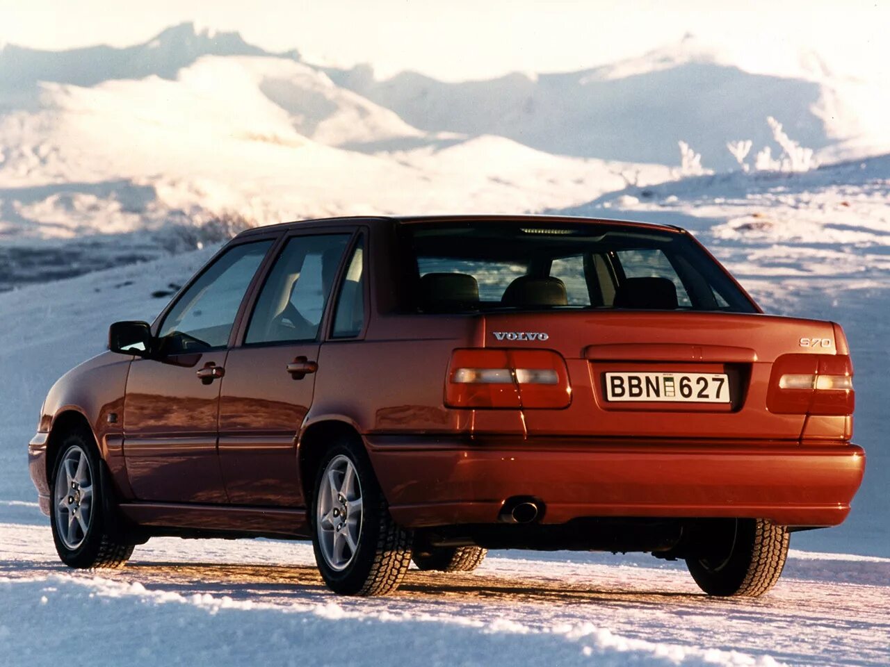 Купить вольво 1 поколения. Volvo s70 1997. Volvo s70 (1997-2000). Вольво s70 2000. Вольво s70 1 поколения.