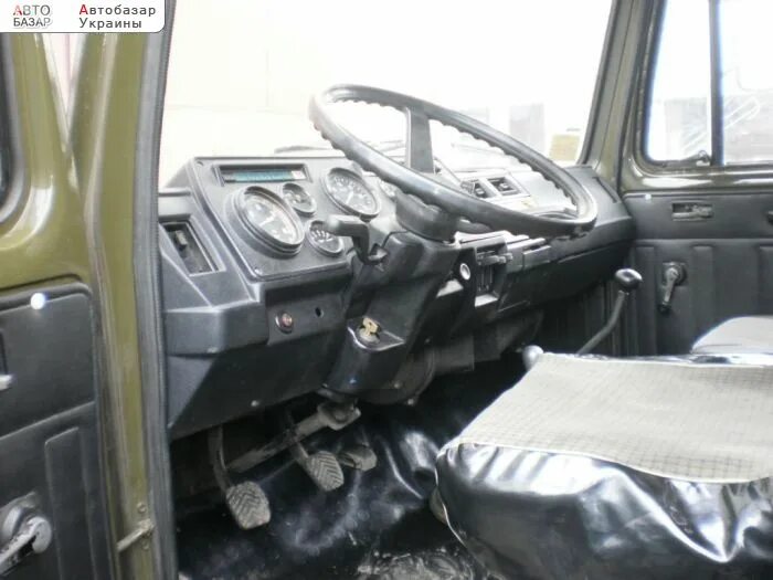 Газ 3309 дизель салон. Газ 3307 салон кабина. Газ 3307 салон. Газ 3307 салон кабина. Газ 3307 фото салона.