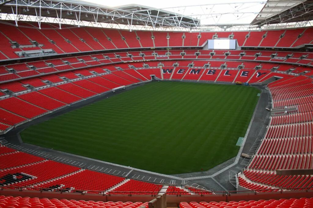 Уэмбли Арена. Уэмбли чей стадион. Стадионы Англии по футболу. Стадион Уэмбли фото. Wembley arena