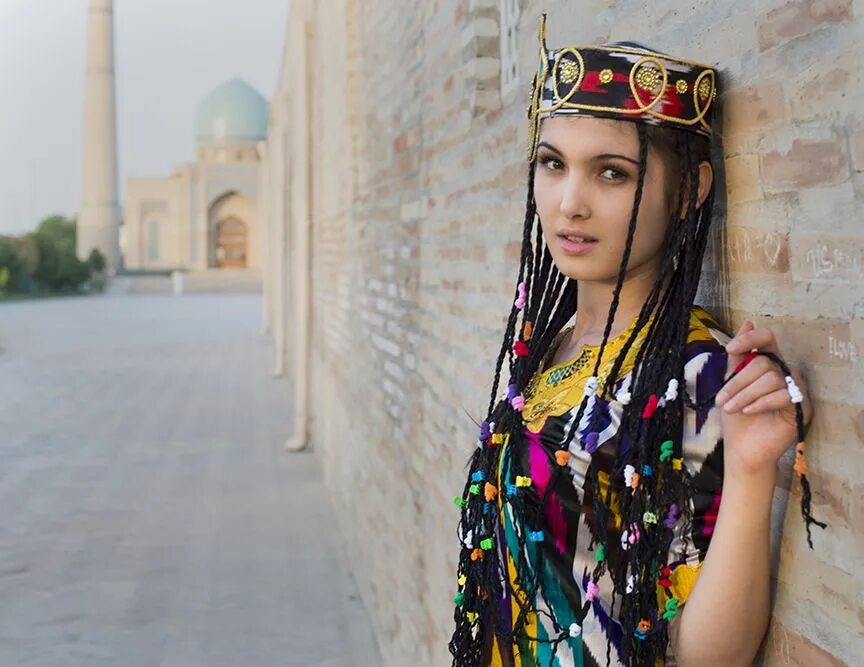 таджикская национальная одежда нодира мазитова. паризода раккоса. книга история таджикистана. уйгур гузаллари. уйгур кизи.