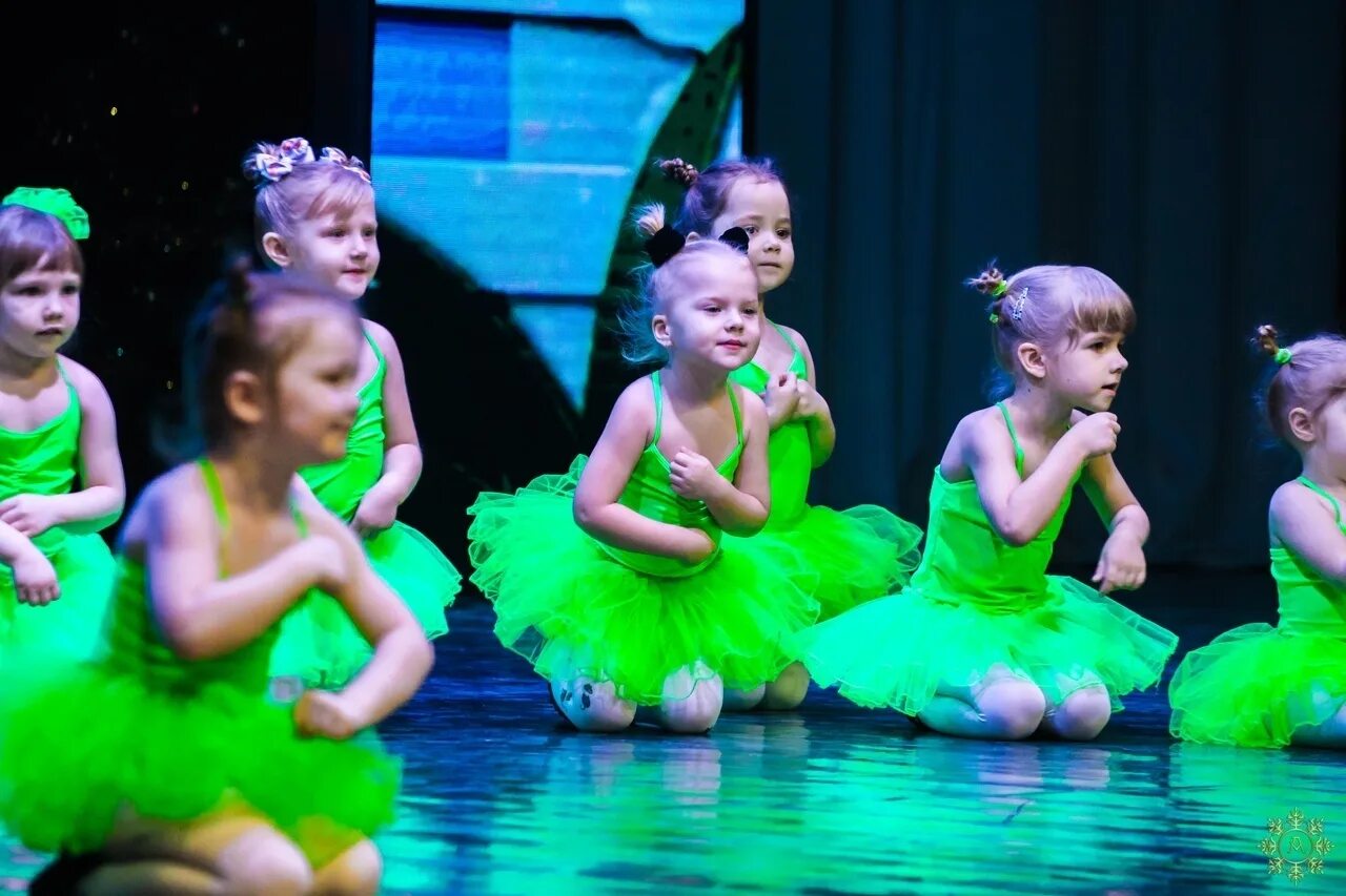 атмосфера танцы. атмосфера танцы. студия современного танца атмосфера. барнаул школа танцев атмосфера. студия современного танца.