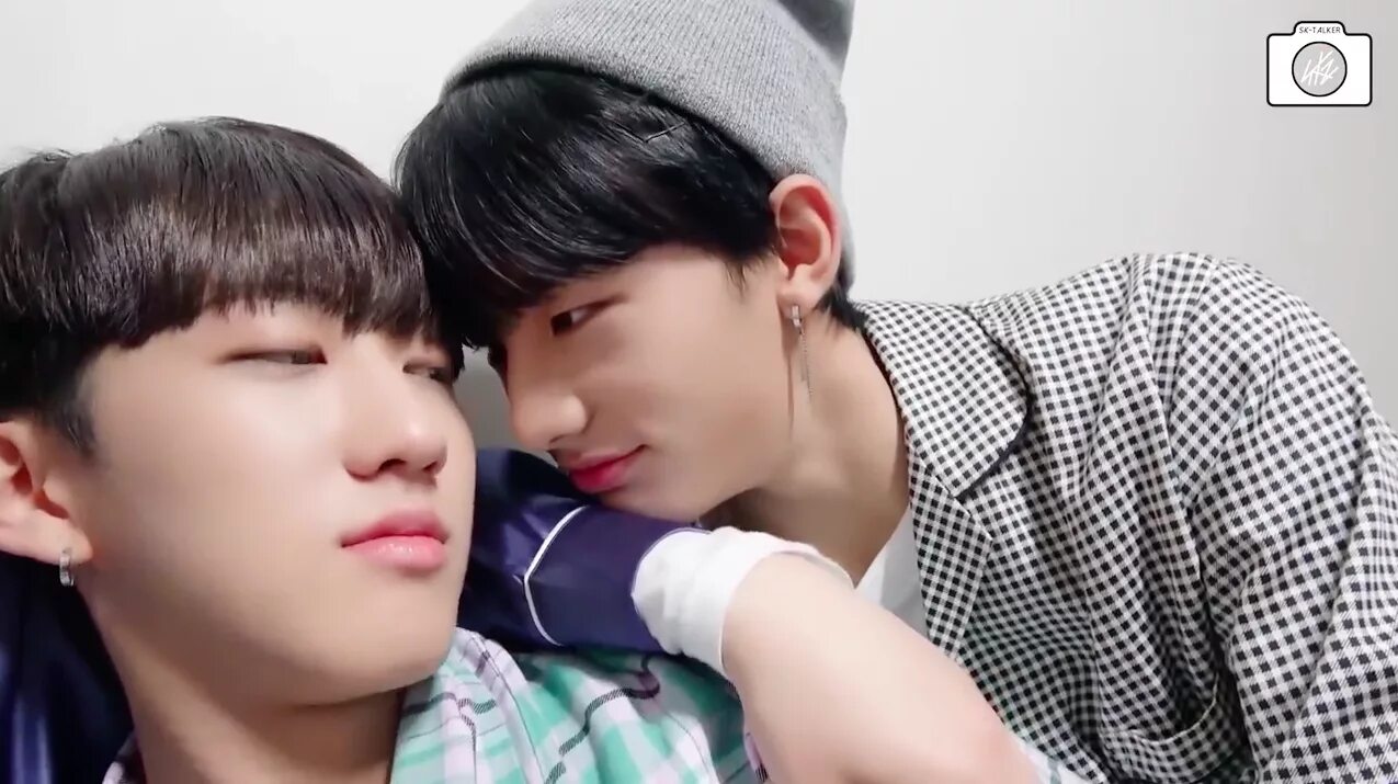 Чанбин пассив фф. Чанбин и хенджин. stray kids чанбин и хенджин. хёнбины stray kids. чанбин и хенджин рост.