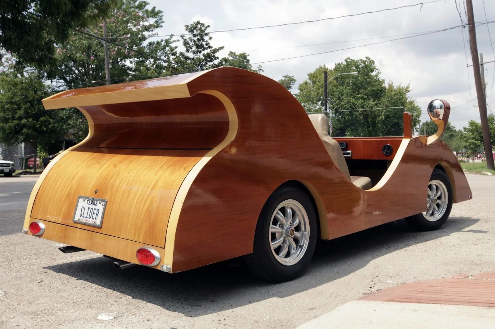 Made car. Деревянная машина. Автомобиль из дерева. Машина из дерева. Деревянная машина настоящая.