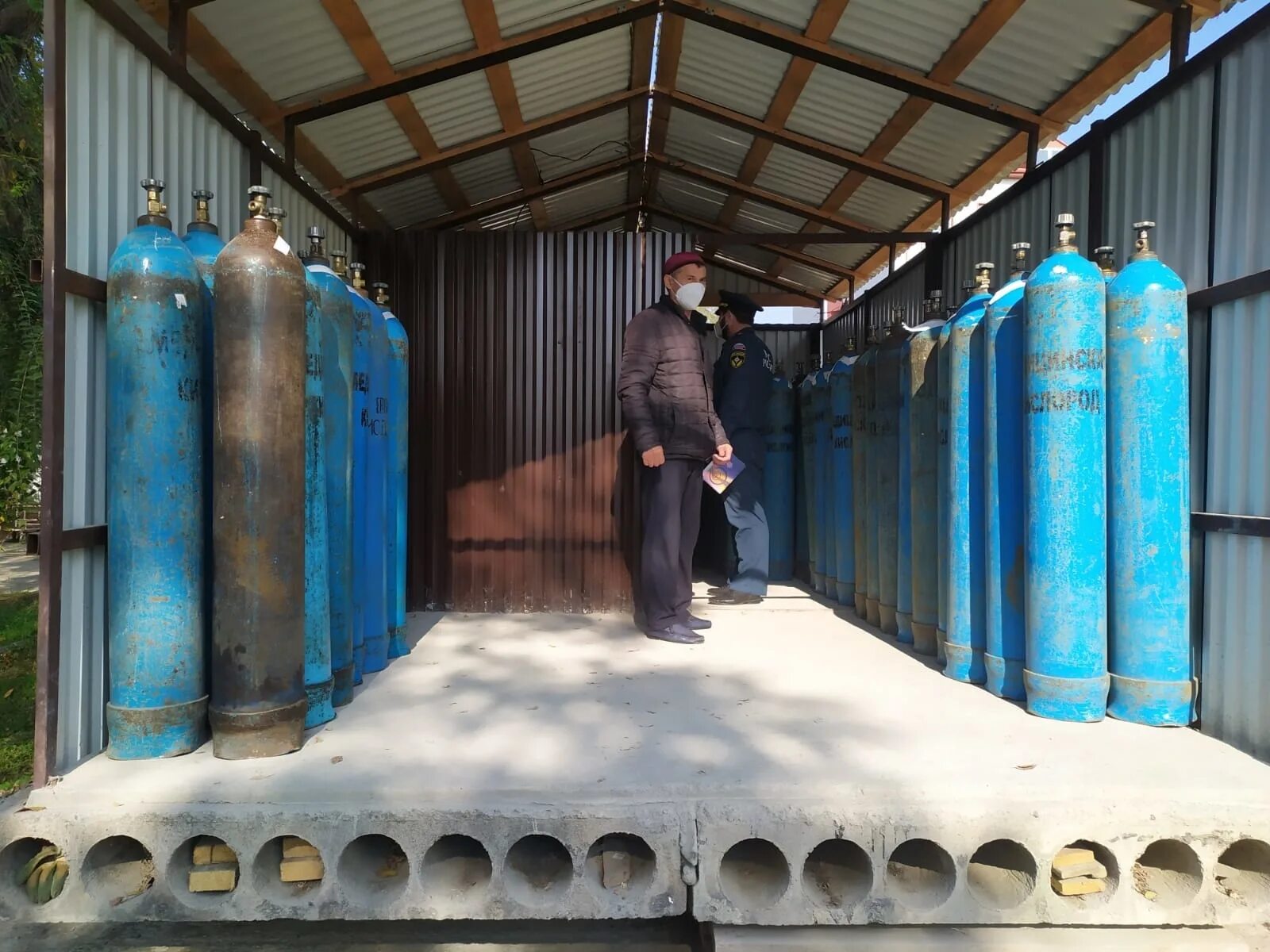 Метан газ газбалон. Склады баллонов с газом. Склады баллонов с газом. Склад для хранения баллонов. Хранилище для газовых баллонов сетчатое 2100х2210х1110.