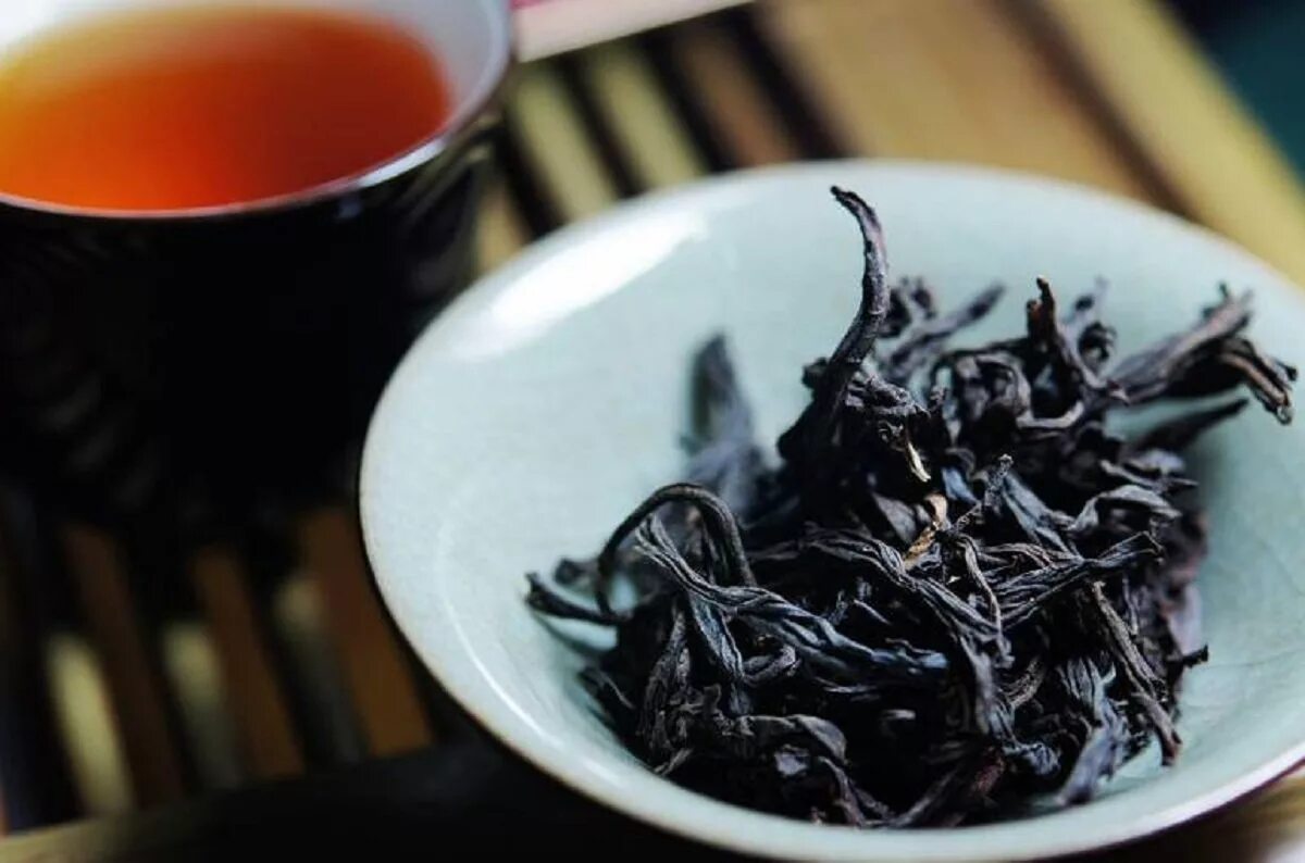Чай адептов. Чай черный. Китайский черный чай. Чай черный листовой. Черный чай заварка.