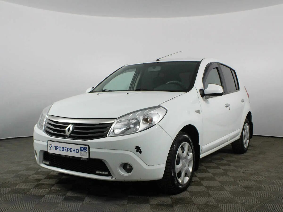 Renault sandero 2013 год. Рено Сандеро белый 2013. Рено Сандеро 1 белый. Renault Sandero 2013. Рено Сандеро 2013.