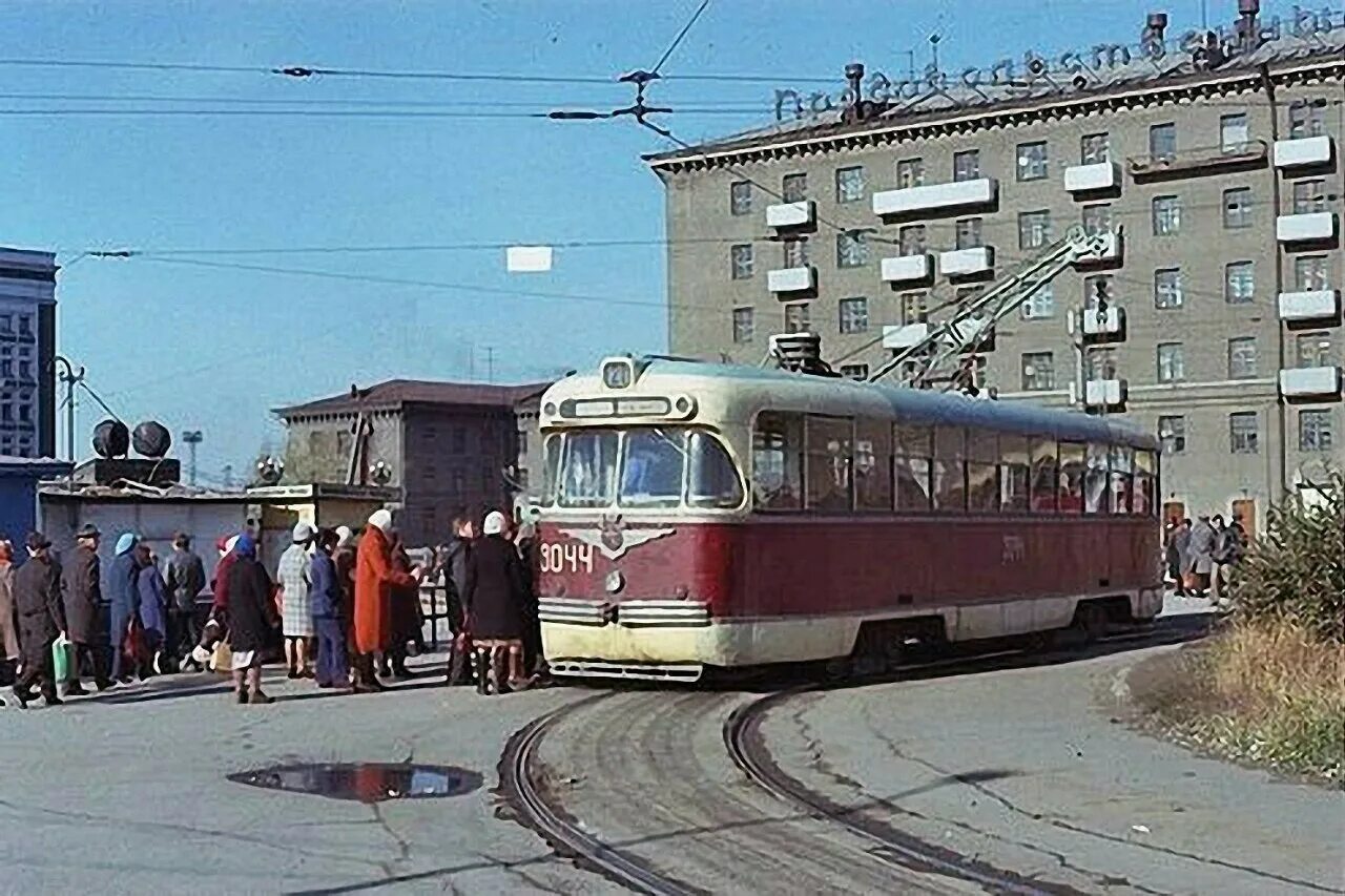 Какой год был в 80 х. Новосибирск 80-е. новосибирск 80 е годы. трамвай москвы 80-е. советский союз москва 1980е.