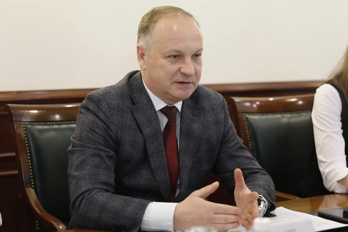Экс мэр. Гуменюк мэр владивостока. гуменюк олег владимирович владивосток. олег гуменюк владивосток. олег гуменюк гуменюк владимирович владивосток.