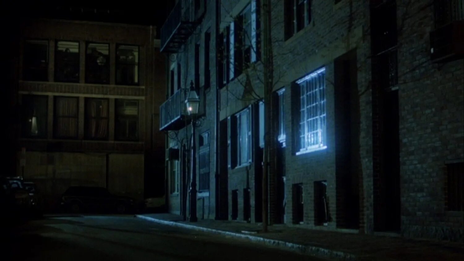 Школа ночью. Валентина ивановна страшилки. Их первая ночь» (2011, канада). Вечерняя школа фильм 1981. Найт вулф 2011.