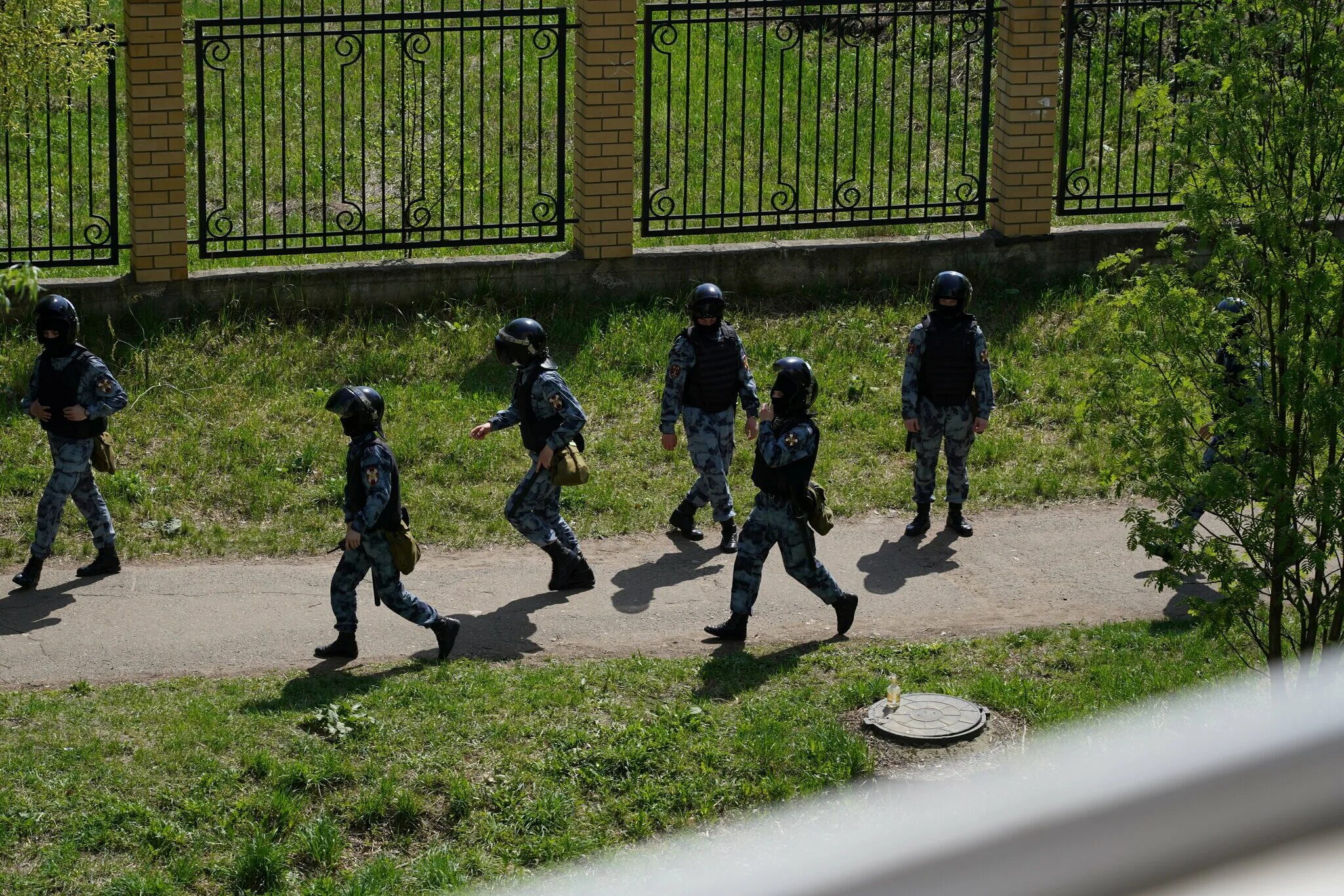 School shooting. Вооруженное нападение на школу. Казань стрельба в школе.