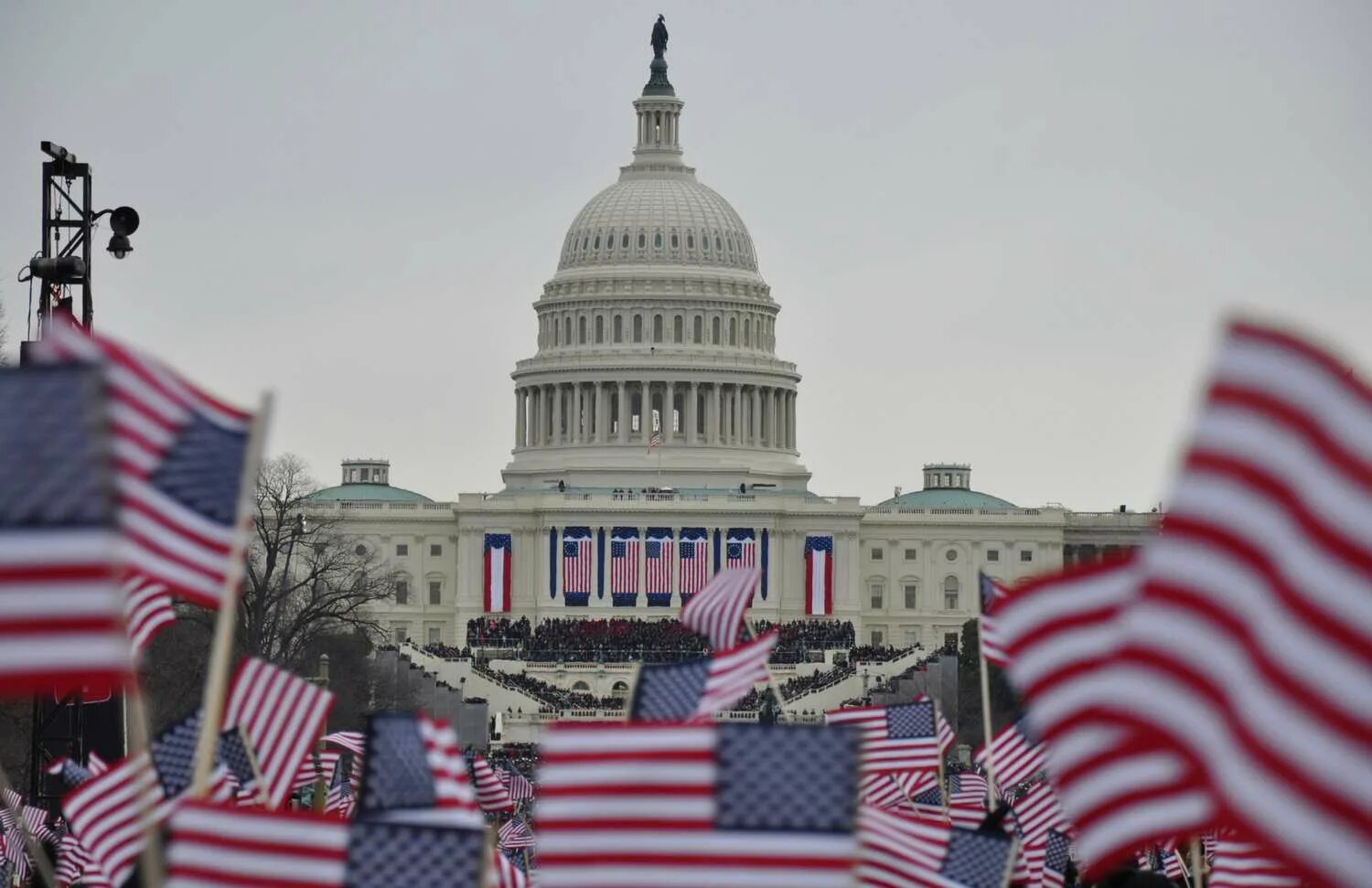 Белый дом правительство США. Белый дом США флаг. Дом правительства США. Капитолий США флаг. State authorities