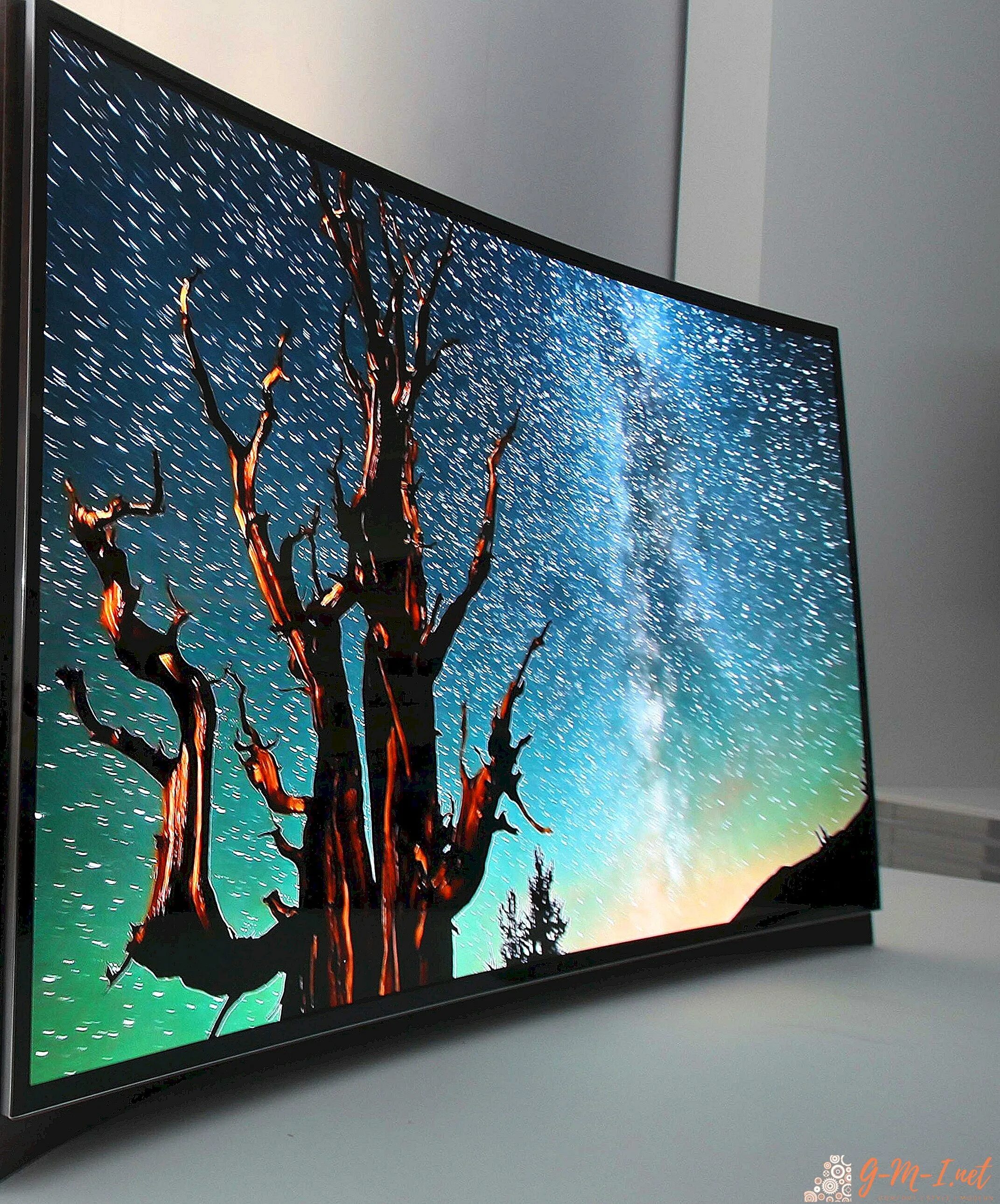 Oled. Телевизор самсунг олед 4к. телевизор самсунг 50 олед. curved oled samsung. samsung изогнутый qled телевизор.