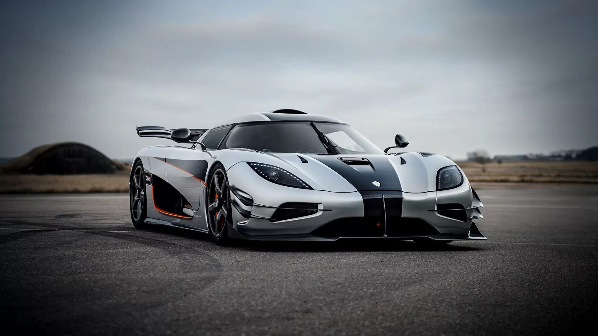 Koenigsegg one:1. Koenigsegg Agera one 1. 2014 Koenigsegg one:1. Гиперкар Koenigsegg Agera. Быстрые спортивные машины