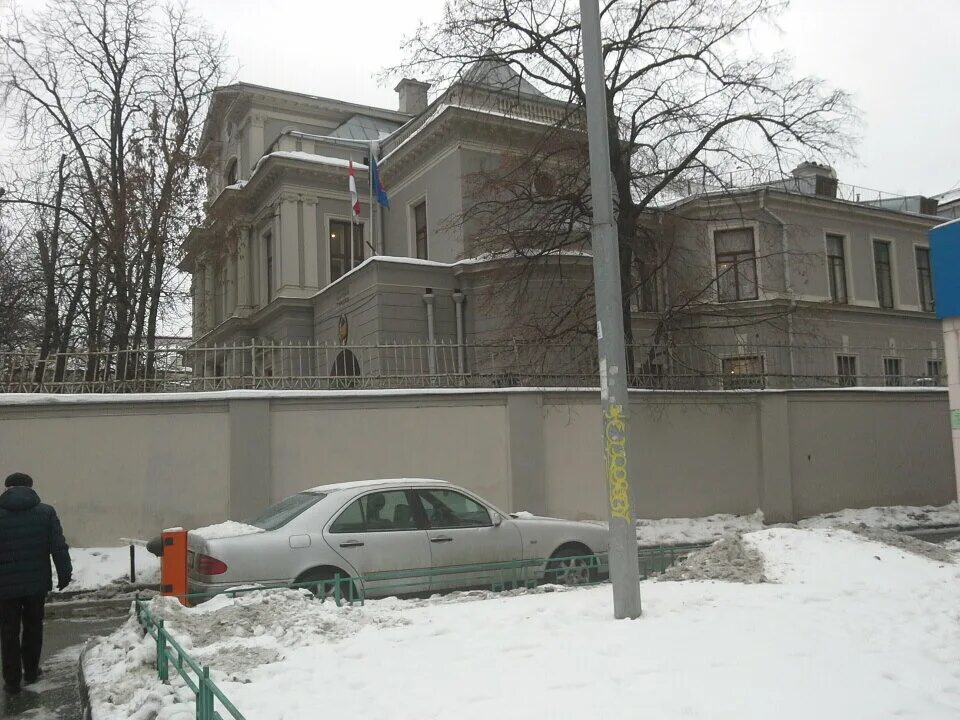 Консульство индонезии. Посольство индонезии в москве. посольство мали в москве. консульство россии в индонезии. посольство россии в индонезии фото.