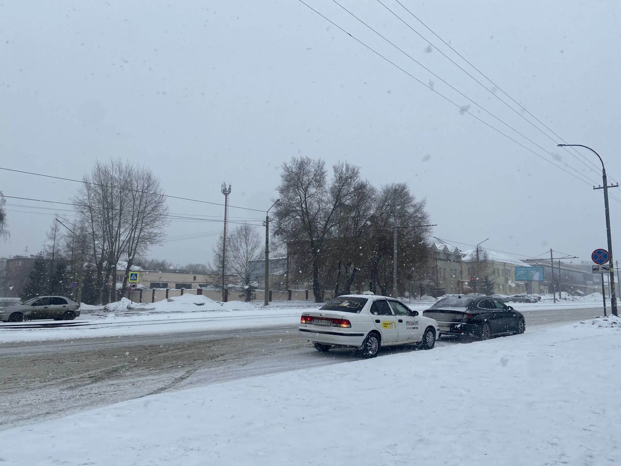 Погода февраль кемерово. Черный снег в Кемеровской области. Март Кемерово. Кемерово в марте. Кузбасс город.