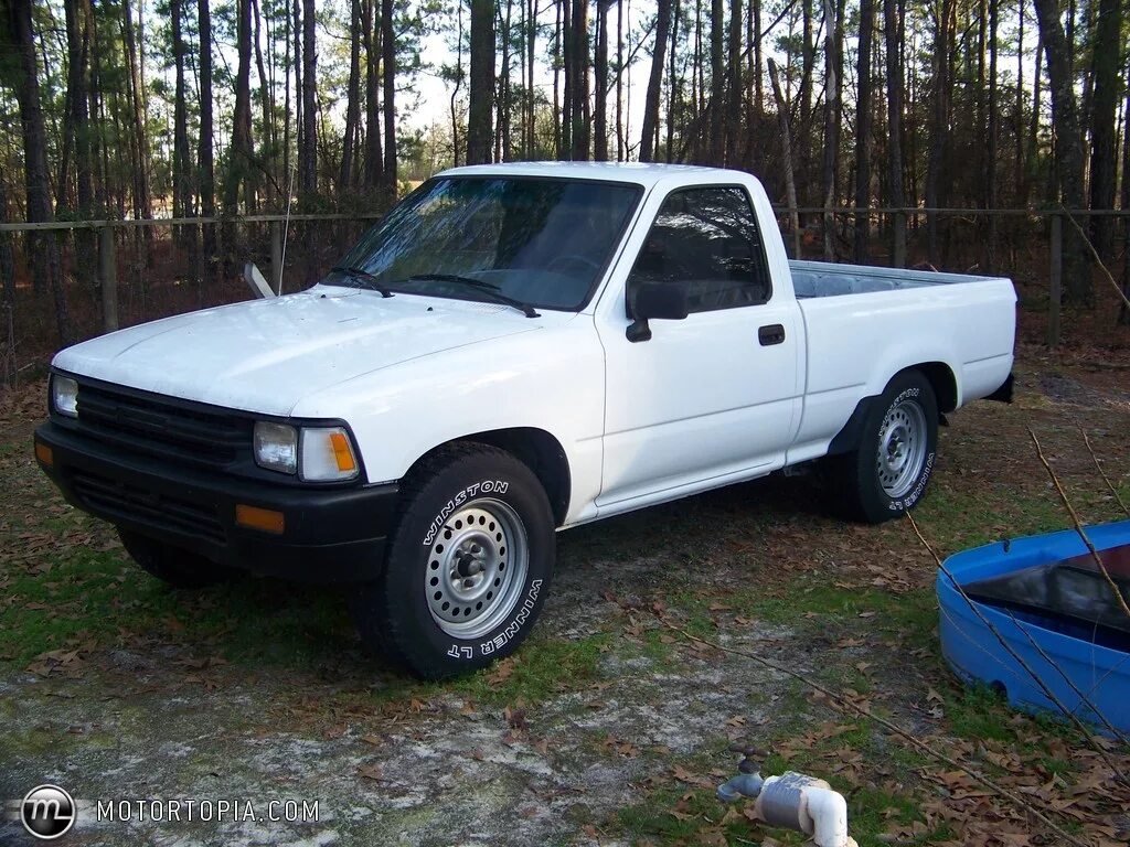 Toyota Pickup 1990. Тойота Хайлюкс 1990 пикап. Toyota Pickup 1990 белый. Toyota Pickup 1990 рама.