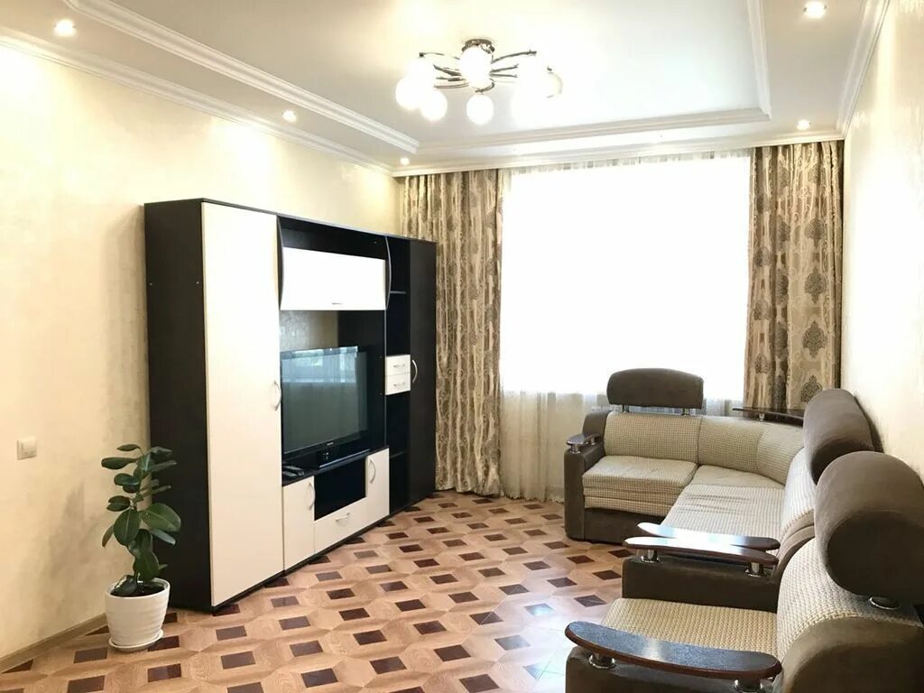 Снять квартиру в ессентуках посуточно без посредников. Квартира 1200 руб 1 комнатную. однокомнатная квартира студия в ессентуках. однокомнатная квартира в ессентуках. квартиры ессентуки орджоникидзе без посредников.