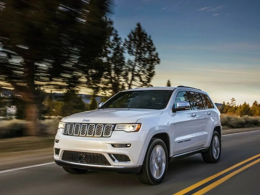 Новые модели джипов. Jeep Grand Cherokee 2017. Джип Гранд Чероки 2020. Jeep Grand Cherokee 2019. Jeep Grand Cherokee 2021.