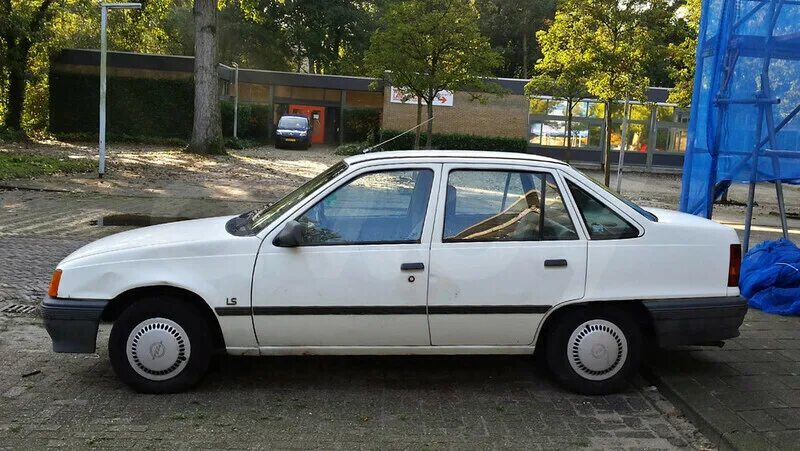 Опель кадет 1986 седан. Кадет седан. Кадет седан. Опель кадет седан. Opel kadett 1991.