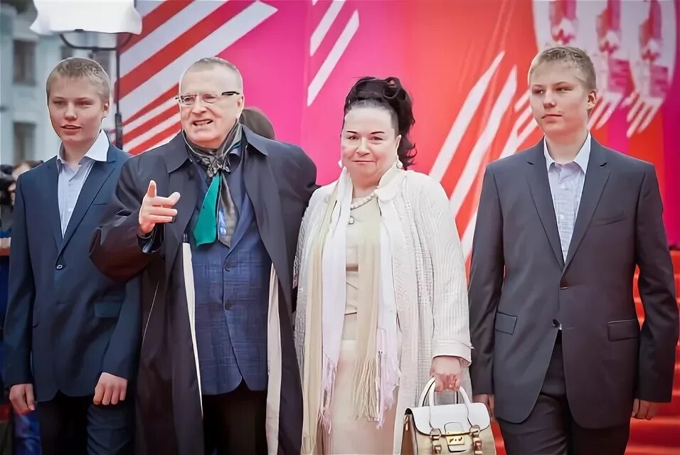 Семья жириновского владимира вольфовича семья. Дети жириновского сейчас. Дети и внуки жириновского владимира вольфовича. Дети жириновского сейчас. Жена владимира вольфовича.