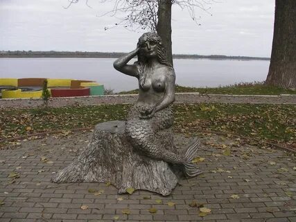Набережная русалка