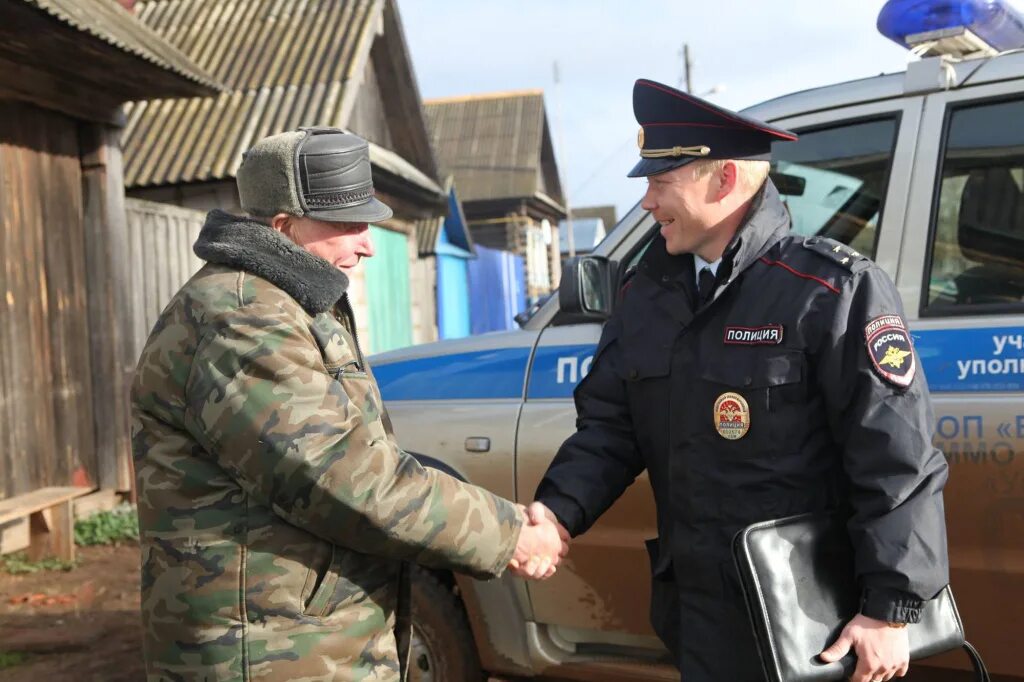 Где живут полиция. Вавож полиция. Милиция Глазова. Участковые Глазов. МВД Вавож.