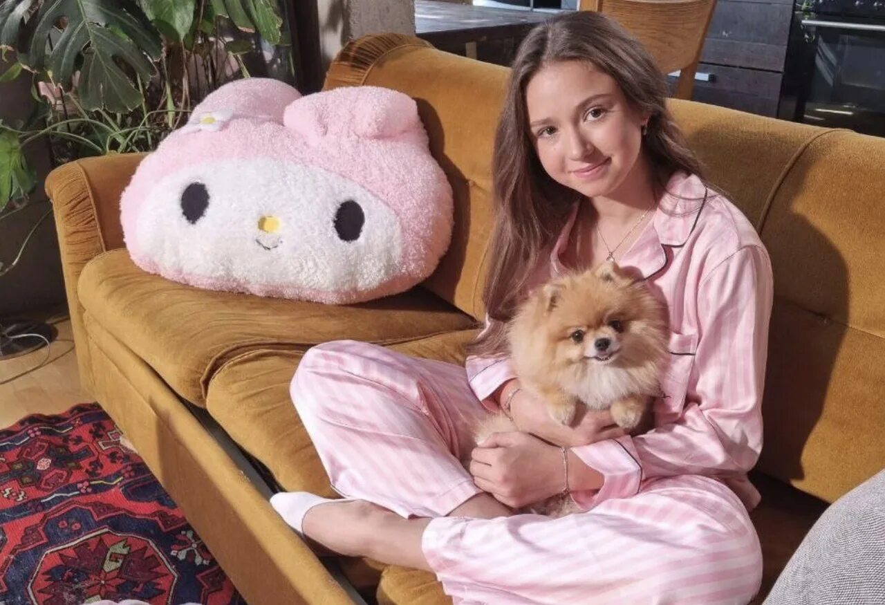 Камила валиева фигуристка 2022. Торт с камиллой валиевой. Камила валиева и дмитриенко. Кондитер с камиллой валиевой. Кондитер с камиллой валиевой.
