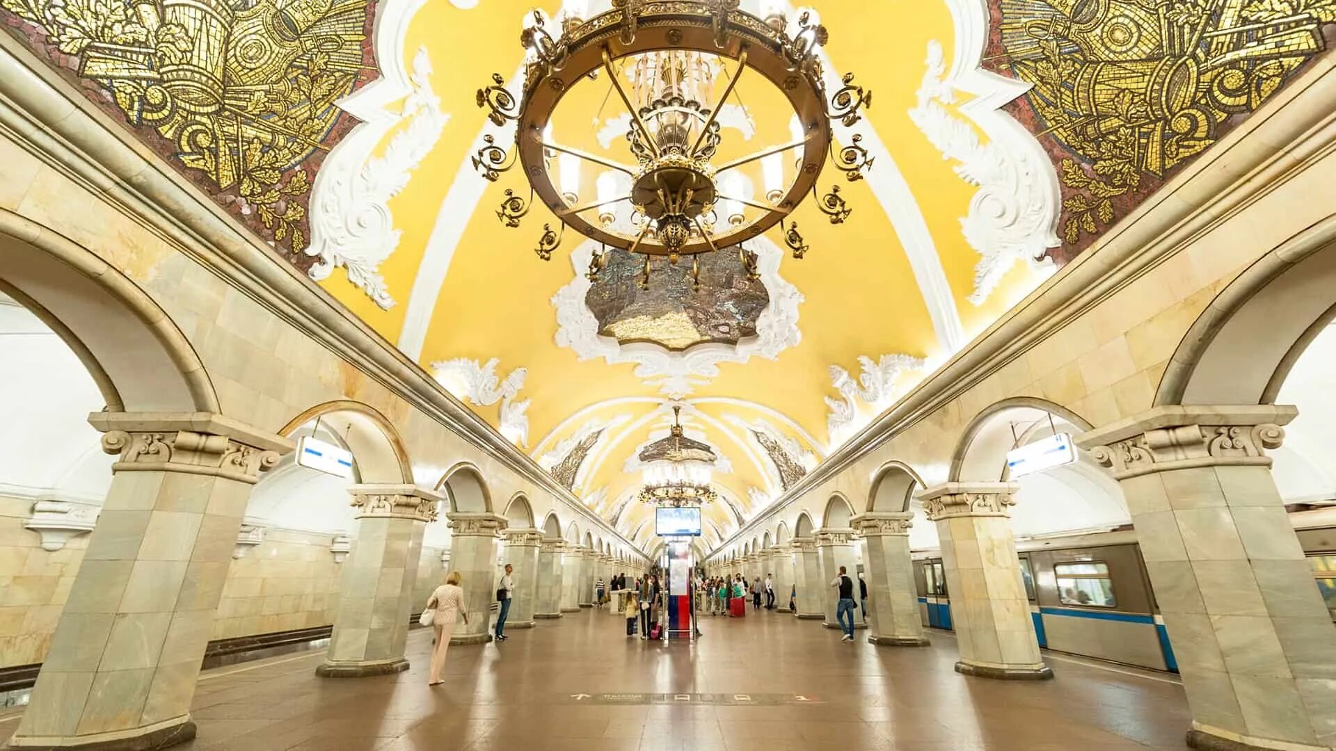 Во сколько открывается метро комсомольская. Комсомольская метро строительство. Режим работы метро. Во сколько открывается метро комсомольская. Казанский вокзал на карте метро москва метро.