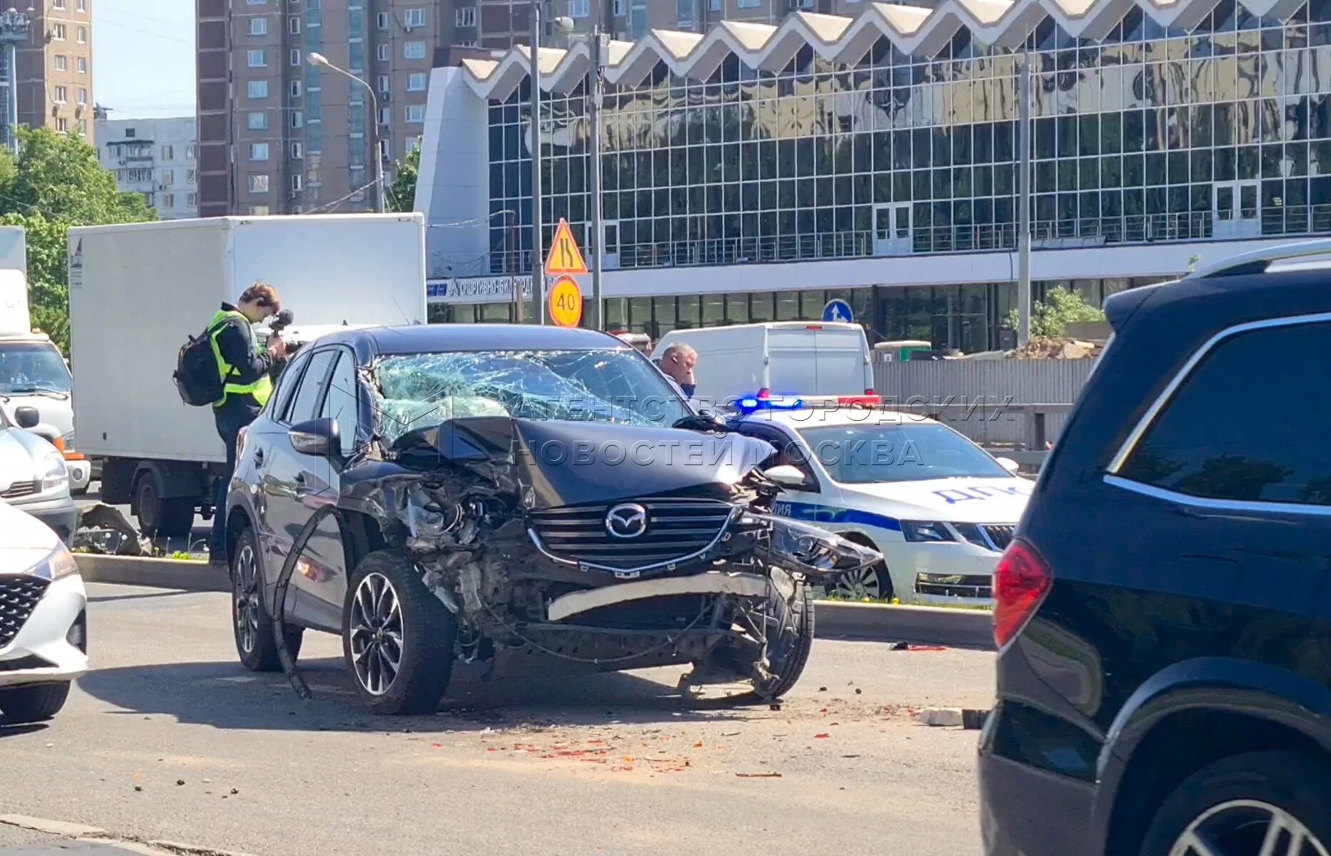 В солнцево девушка сбила троих детей. Дтп москва 16. 05. 12. Фура перевернулась на мкаде пробка.