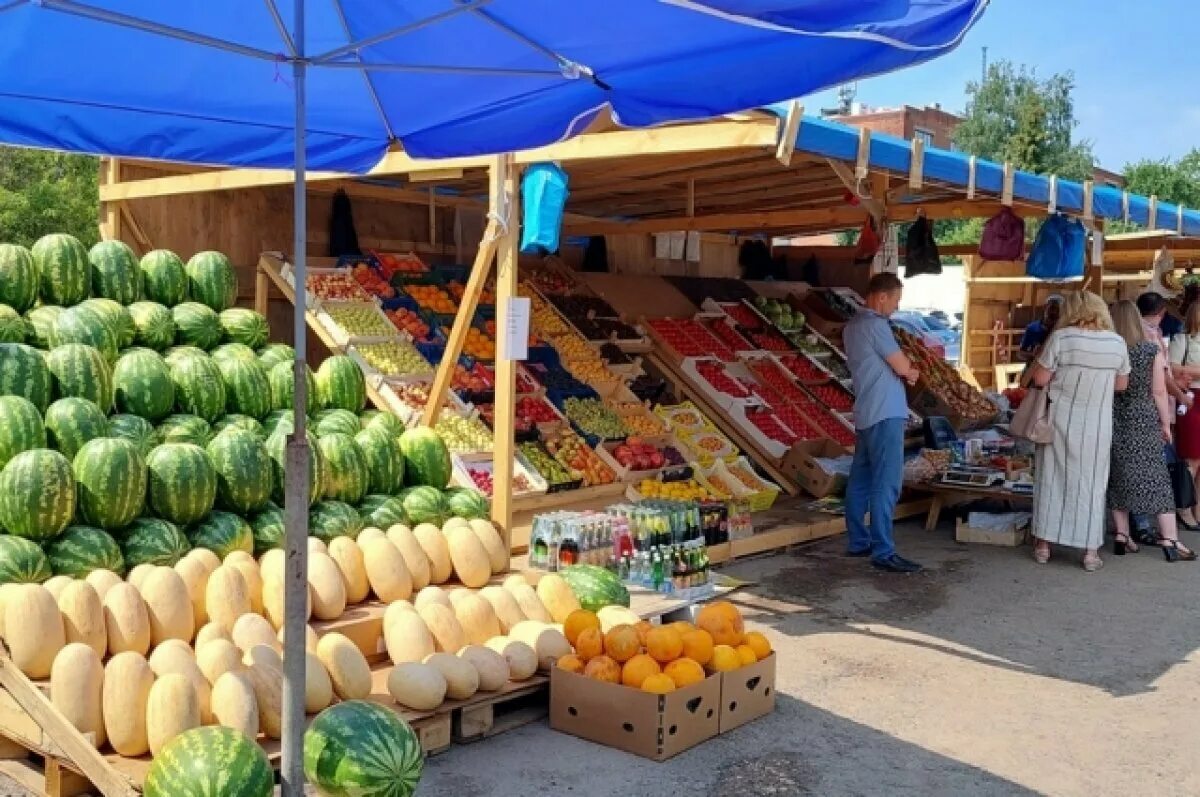 Арбузы ярмарка. Овощной рынок. Арбузы на рынке. Дыня на рынке. Рынок фруктов.