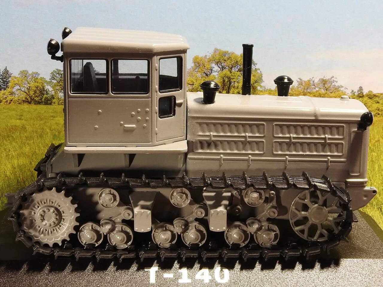 Трактор т 1. Трактор т-100 1/35. Масштабная модель трактора т-40. Трактор т 1. Трактор т 74 красный.