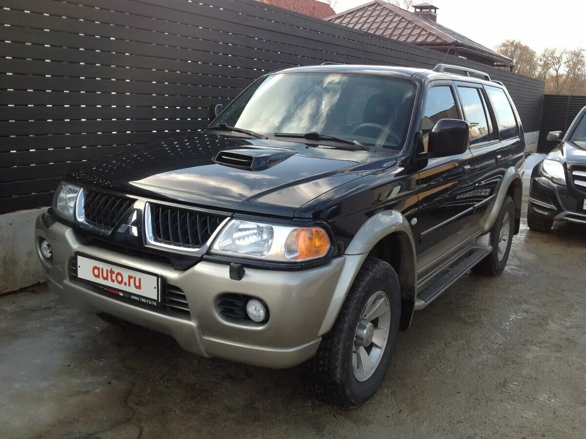 Mitsubishi pajero 2002 год. Митсубиси паджеро 1995. Pajero 4 black edition. Джип митсубиси паджеро 4. Мицубиси паджеро бу механика дизель.