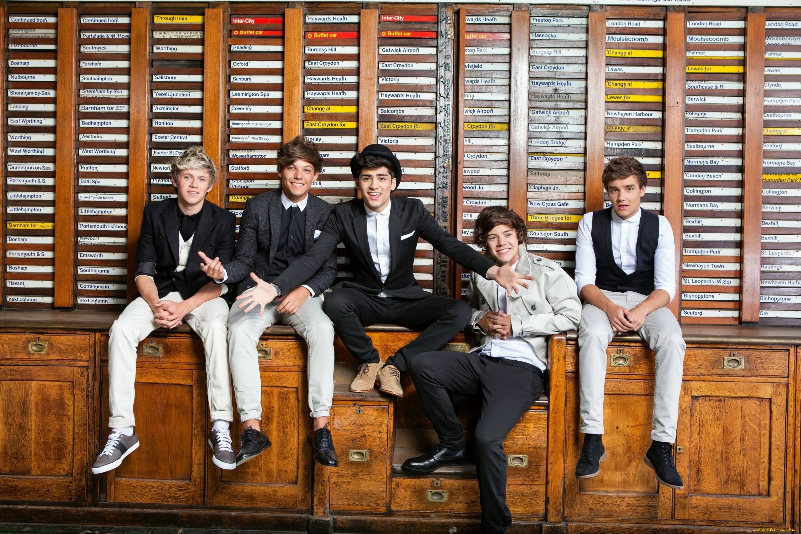 One Direction. Оне директион фото. Поп группа Англия. One Direction take me Home Photoshoot.