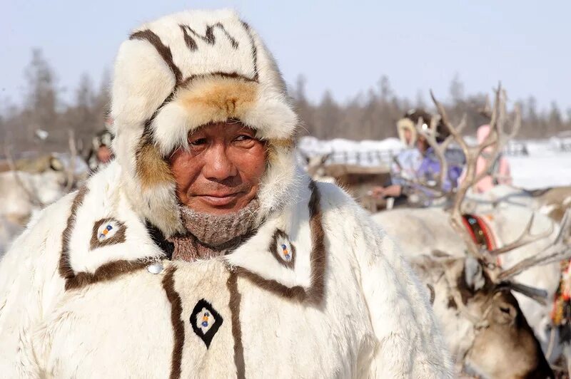 Про северных народов. Якуты в Сибири. Долганы, эвенки и эвены на. Эвенский национальный наряд Чукотки. Коренные малочисленные народы Якутии.