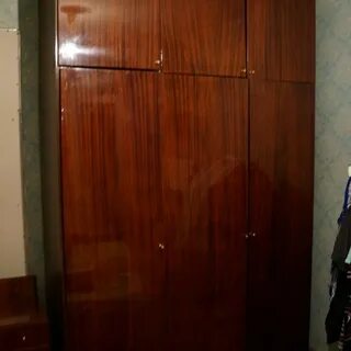Старый шифоньер