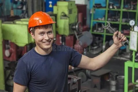 Человек работает на 10 работах