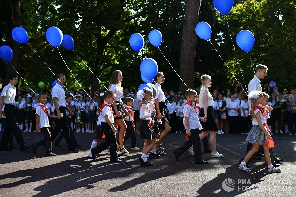 Подмосковье учебный год. Подмосковье учебный год. Подмосковье учебный год. Школа 1 сентября. Школьники 1 сентября.