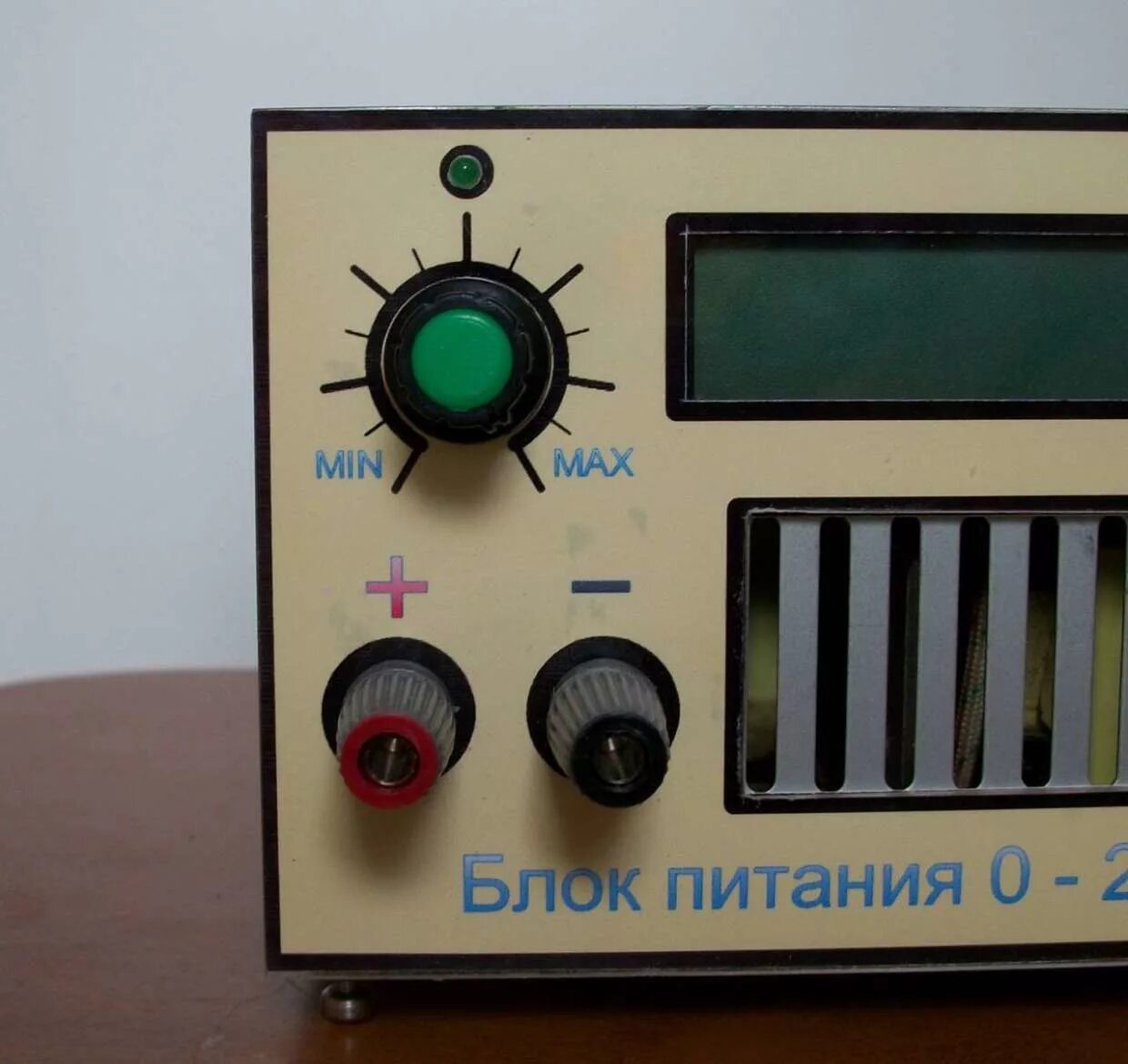 Лабораторный блок питания 30в 20а. Блок питания лабораторный 20а. Источник питания 30в, 20а, hy3020e. Блок питания лабораторный 20а. Блок питания 110а лабораторный.